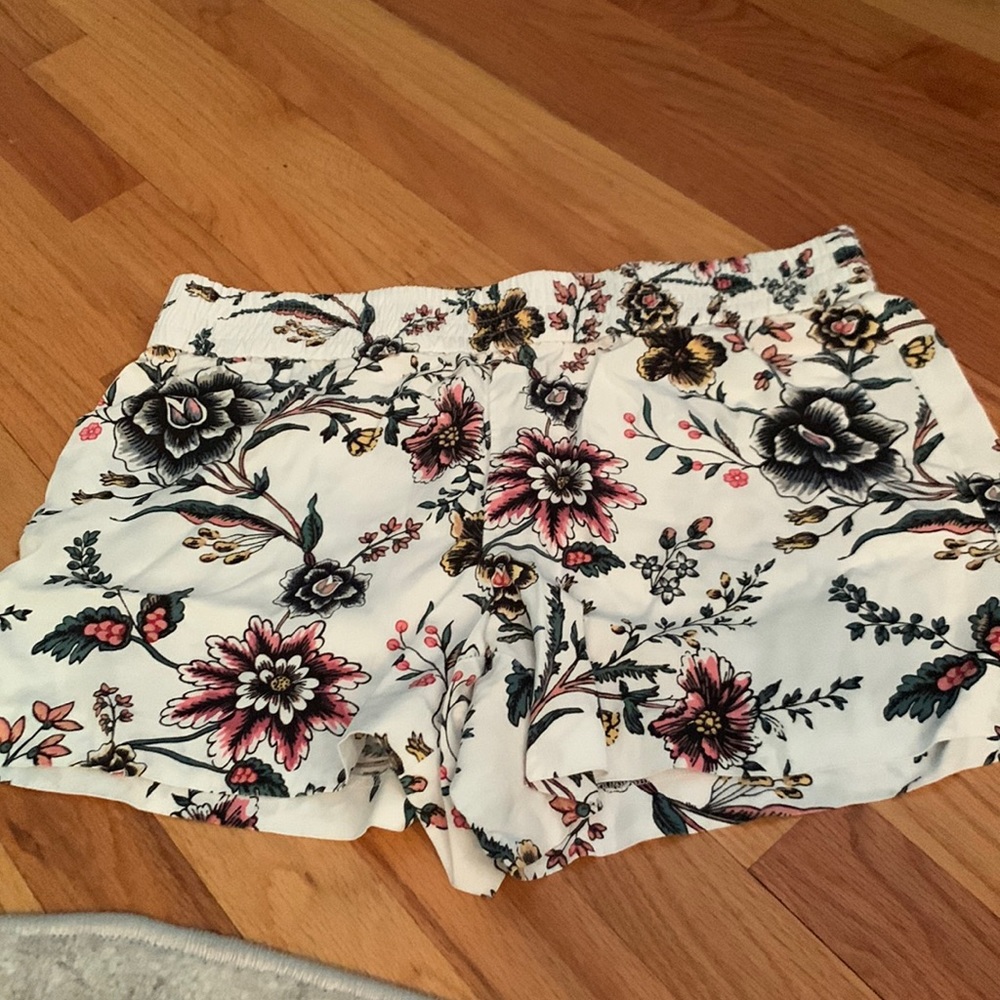 Loft pull on shorts. Size 4 with 4” inseam